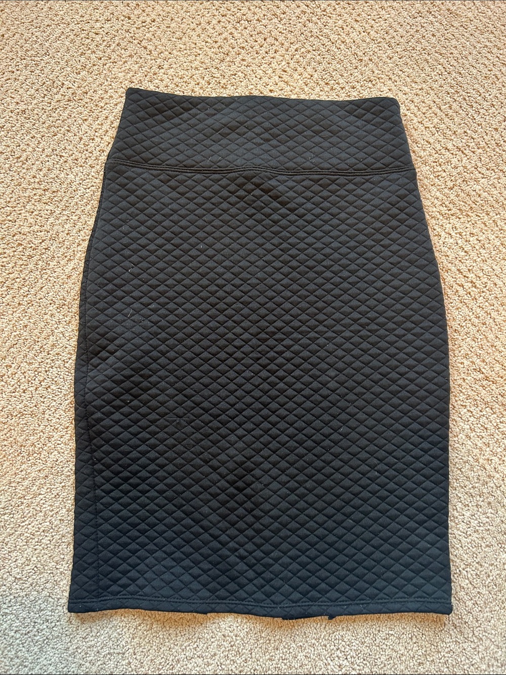 Hybrid & company Black Quilted Pencil Skirt